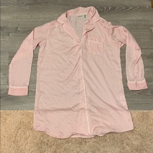 Long sleeve buttoned gown